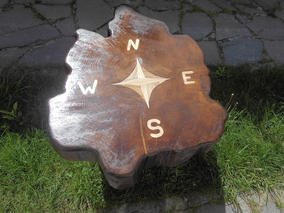 Столик кавовий з массиву