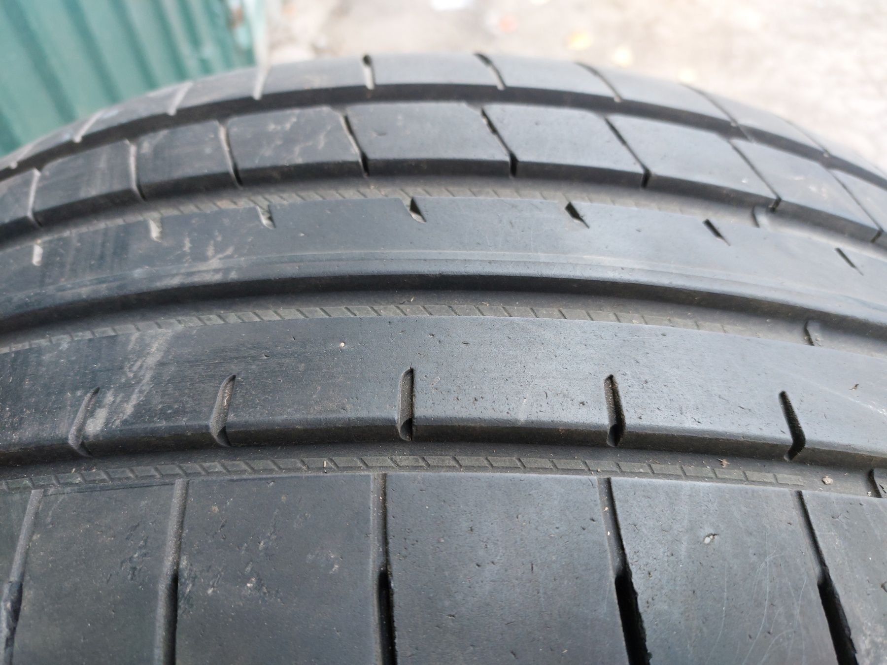 У продажу б/в гума GOODyearEAGLE F1 ASYMMETRIC 3 SUV 109Y XL FP