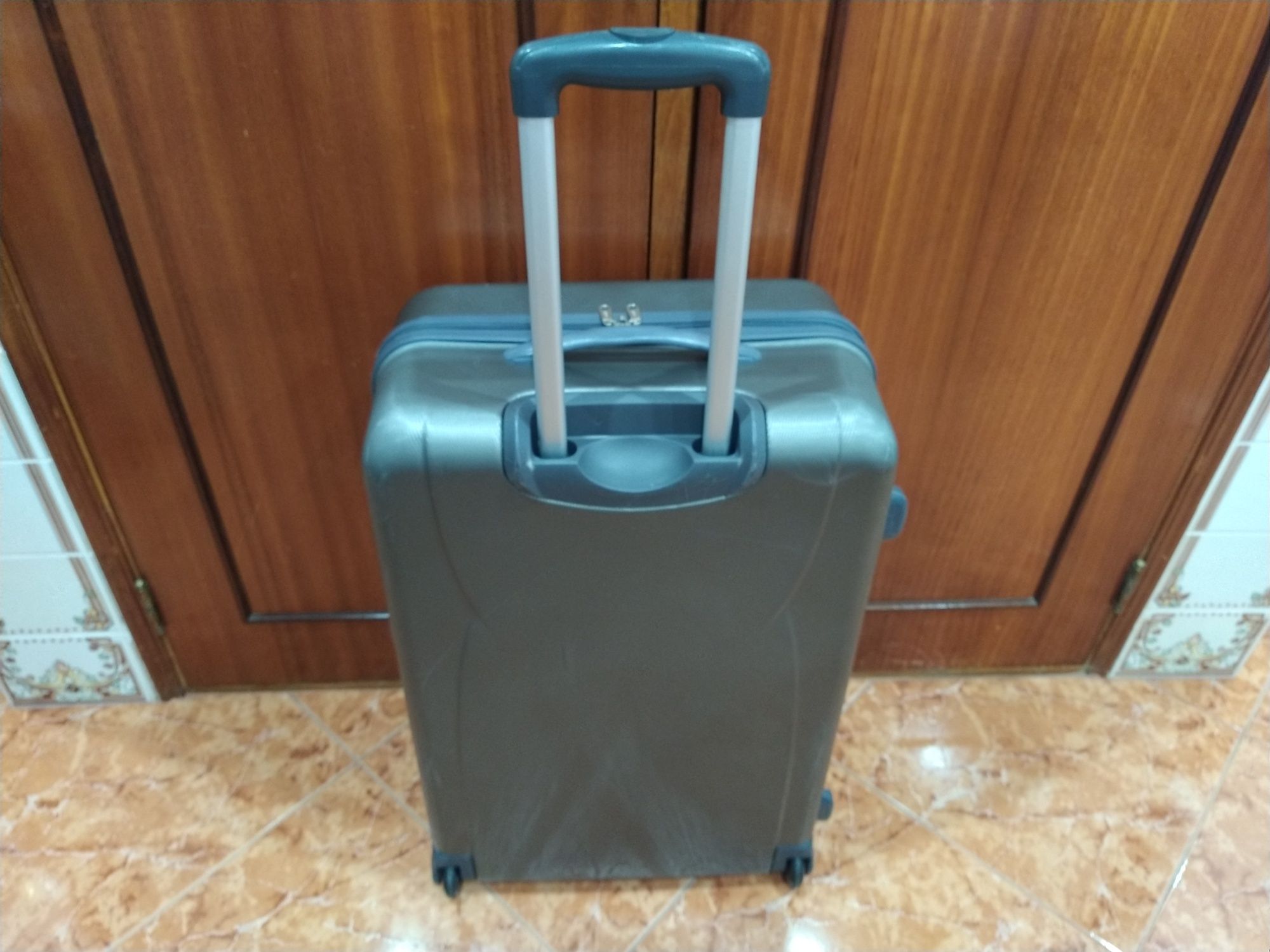Mala malas de porão até 23 kg viagem casa quarto apartamento vivenda.