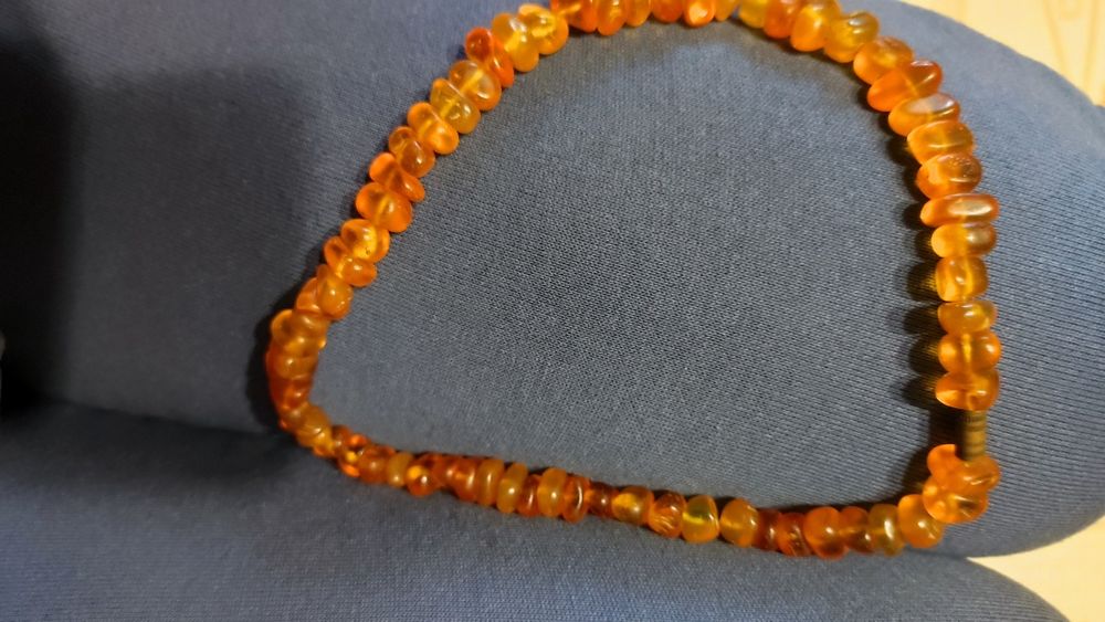 Бурштинові намисто
