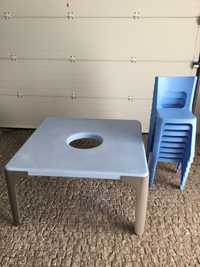 Mesa de actividades infantil e oito cadeiras Wesco