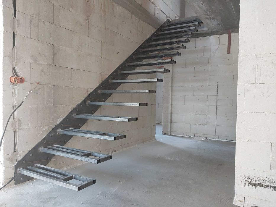 SCHODY PÓŁKOWE Stalowe Metalowe Samonośne Zabiegowe, Produkcja Montaż