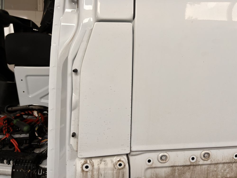 Лючок бака кришка Mercedes Sprinter W907 W910