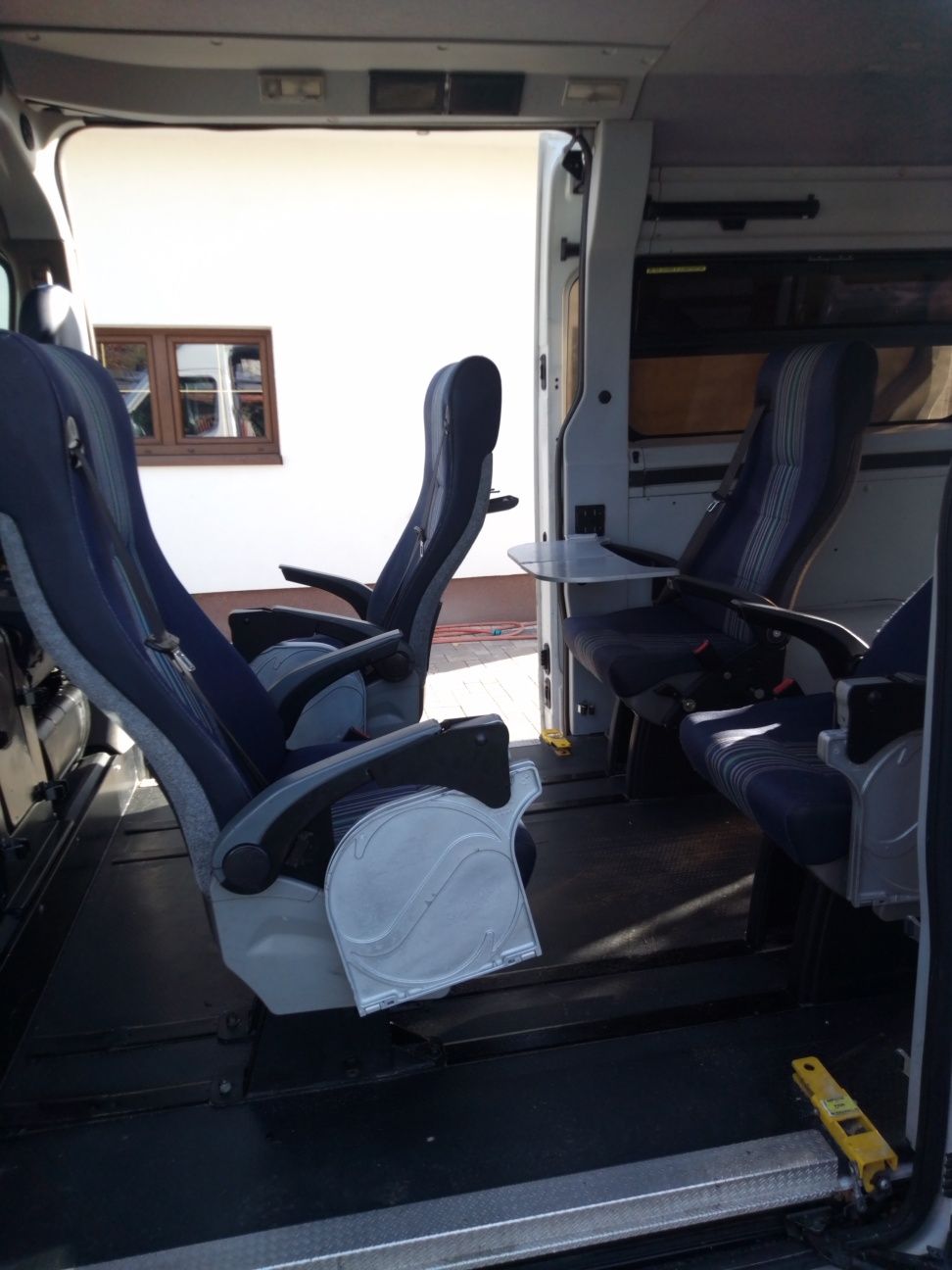 Renault Master 6-osobowy l2h2