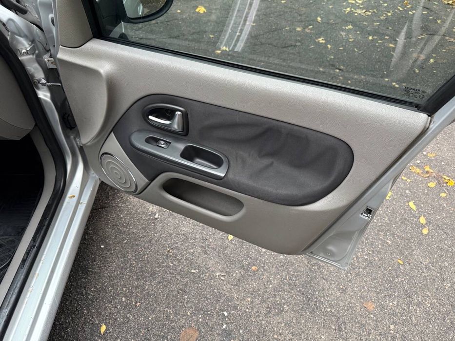 Продам Рено Симбл 2011 газ/бенз