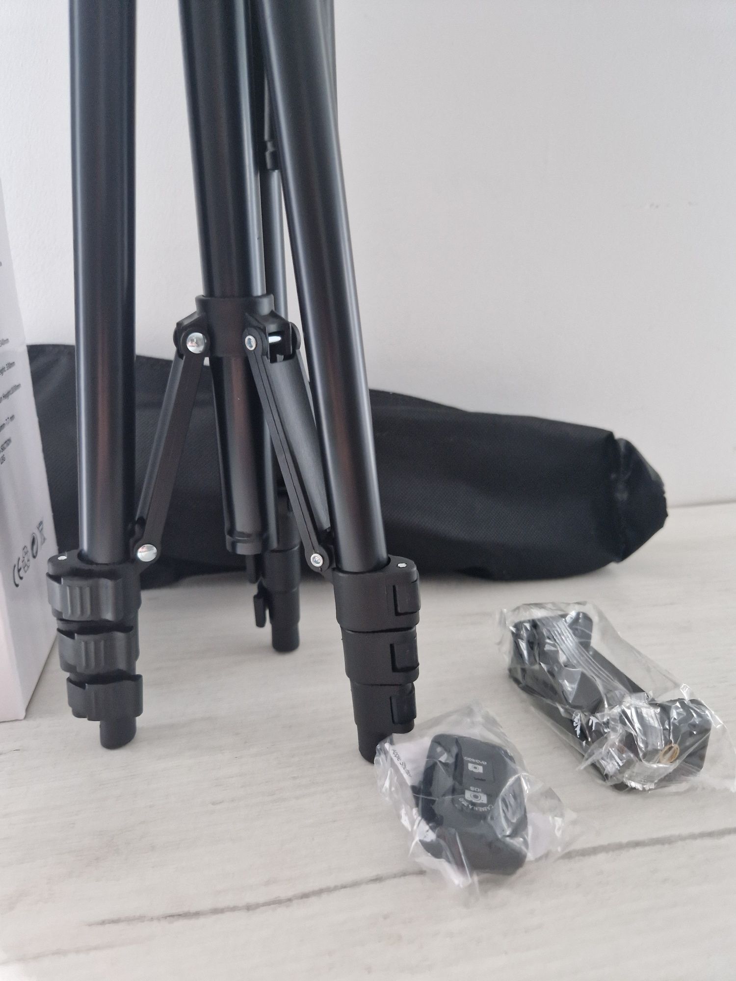 Statyw tripod 3120 na telefon z pilotem bluetooth