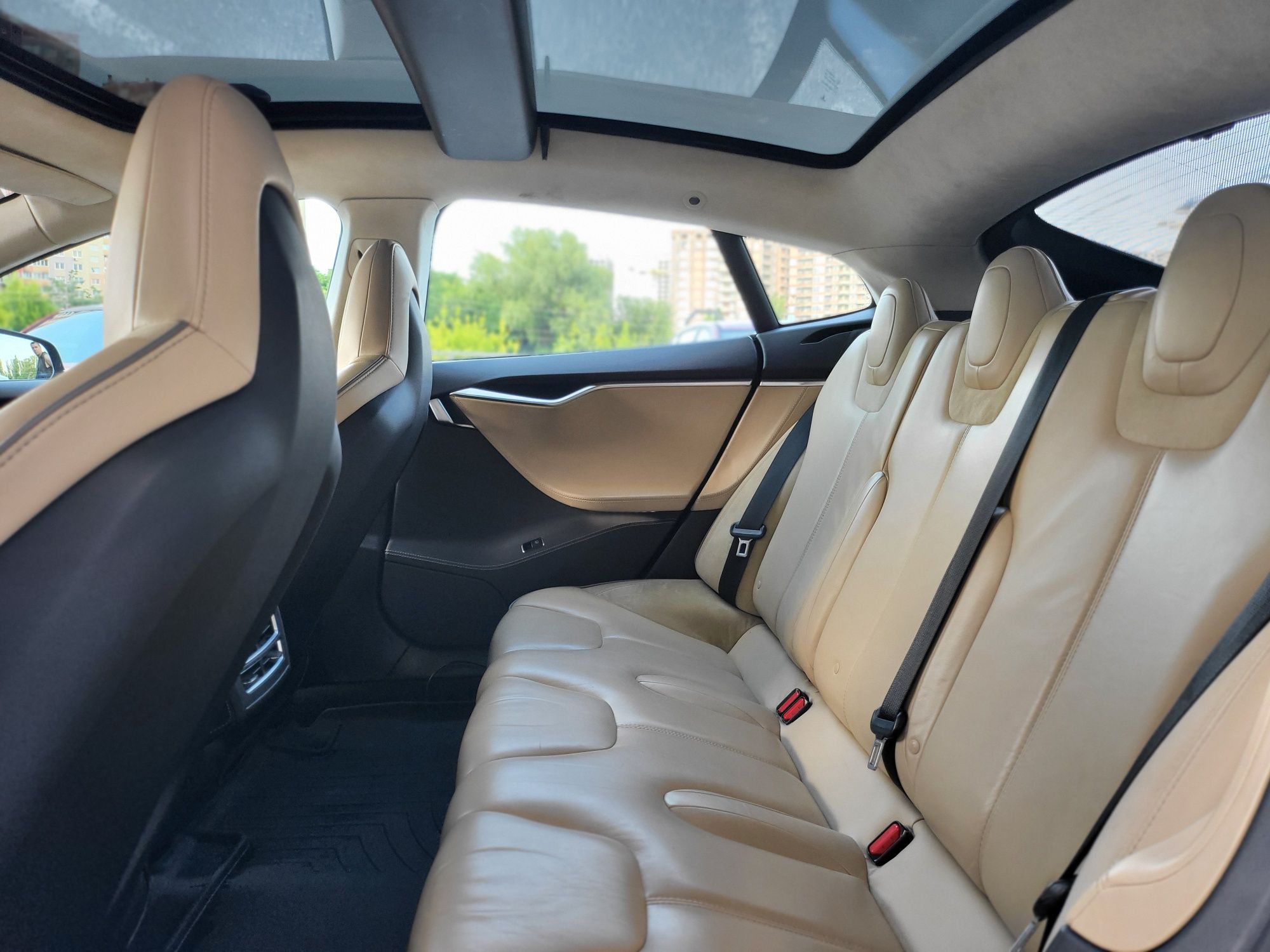 Tesla Model S P85+ 2014р.без дтп в наявності з Норвегії