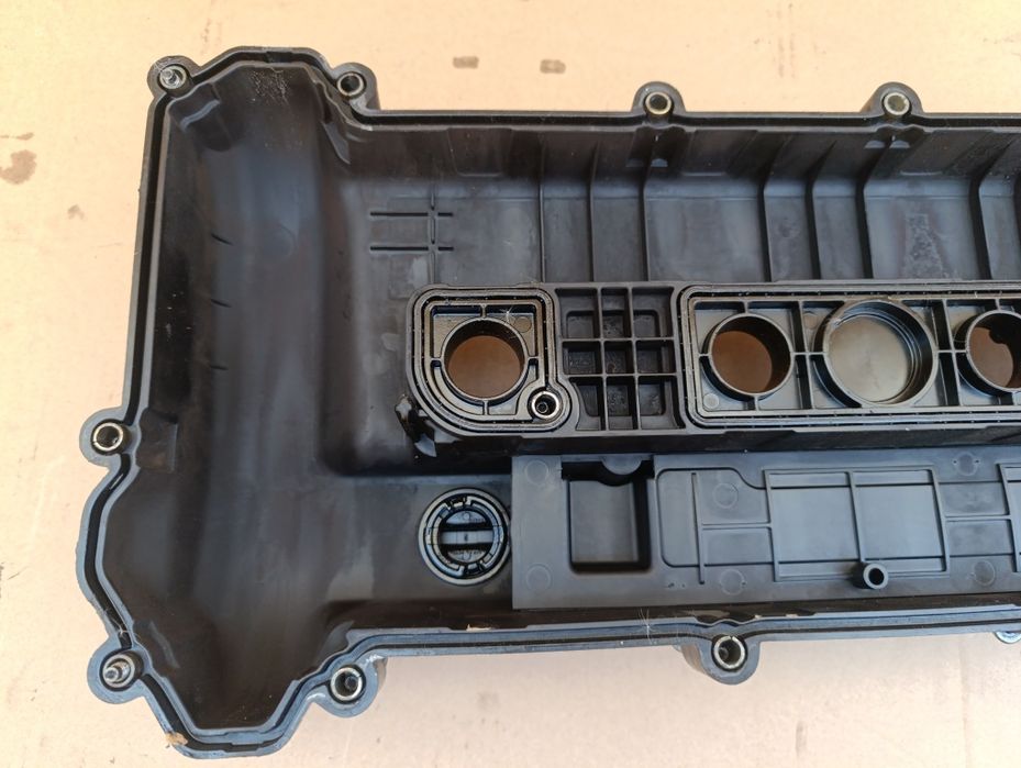 Кришка клапанів 1.8 2.0 Mazda 6 5 Mondeo Focus c-max
