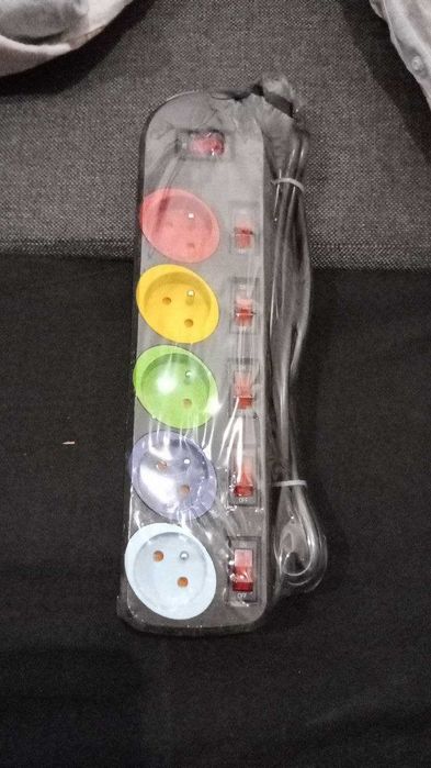 Przedłużacz listwa zasilająca z wyłącznikami 5 gniazd z uziemieniem