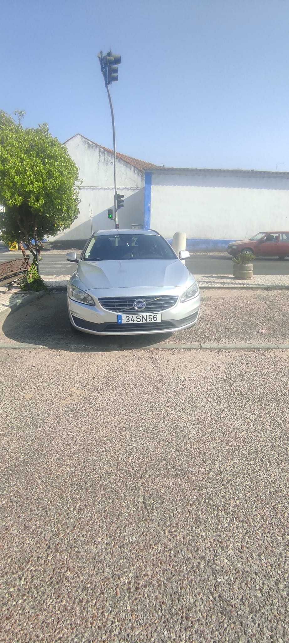 Volvo V60 Mommentum D4 2.0   190Cv   2017