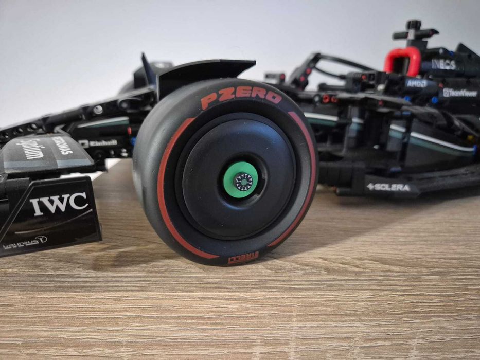 Opony Pirelli 4 sztuki Lego Technic Soft Miękkie Czerwone Formuła 1 F1