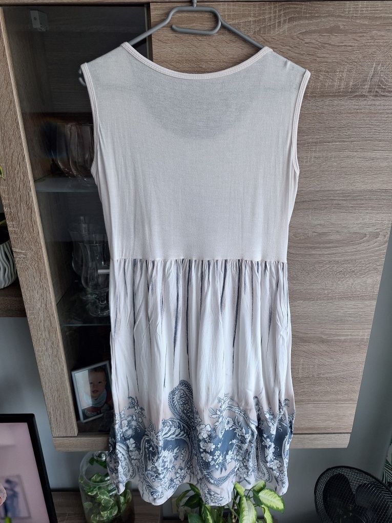 Lekka Zwiewna Sukienka M/L