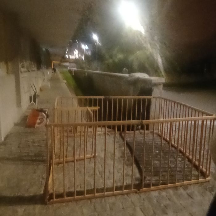 Cerca madeira criança brincar
