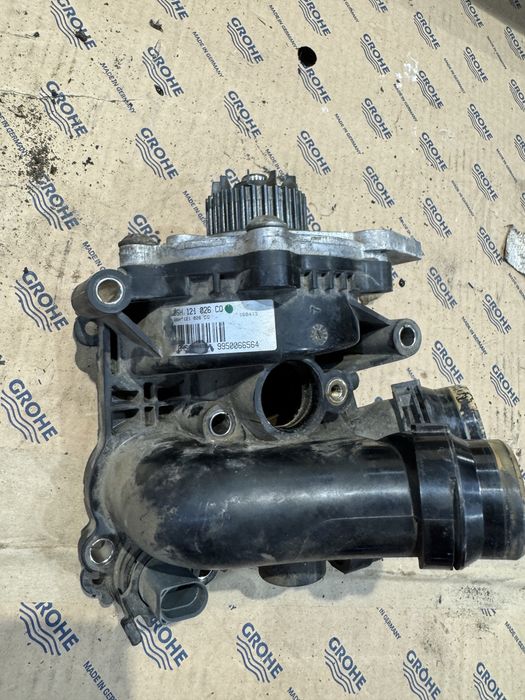 Корпус масляного фильтра Ауди А4 Б8 електро помпа водяная Audi A4 B8