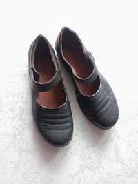 Czarne skórzane buty damskie na płaskim spodzie, rozmiar 38
