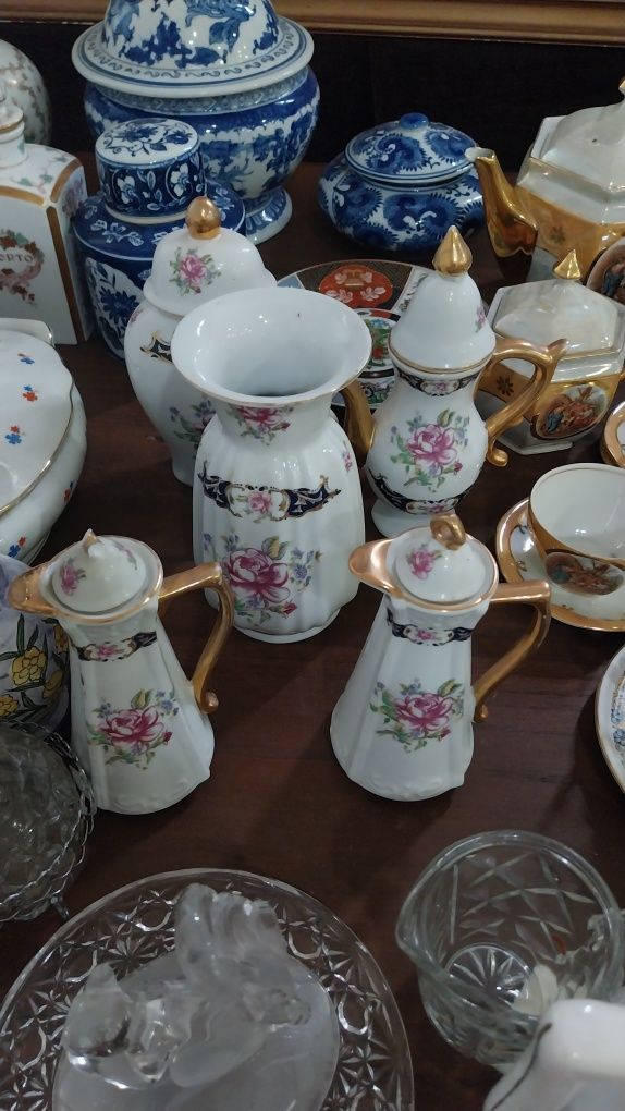 Varias loiças antigas