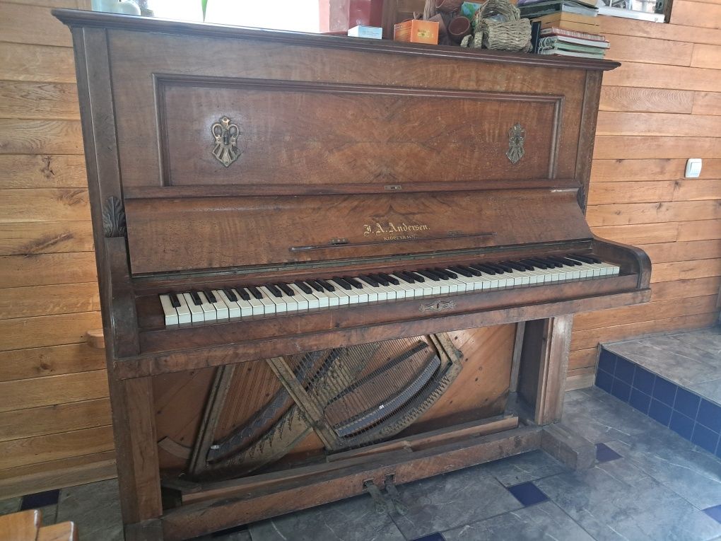 Продам  старовиннепіаніно.