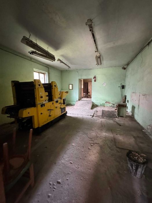 Будівля та споруди, площею 283,20 кв.м., в м.Іршава