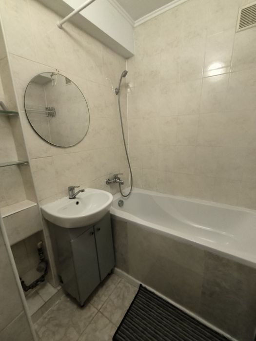 Продаж 2 кімнатної квартири на середньому поверсі в р-ні «Укргазбанку»