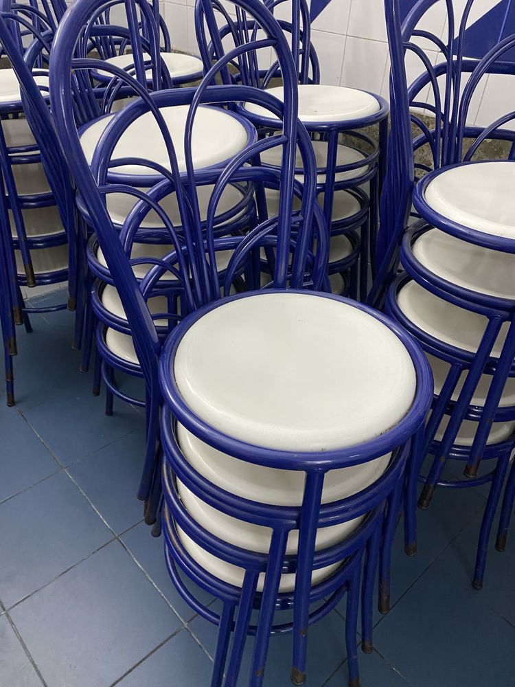 Mesas e cadeiras restaurante pastelaria cafe