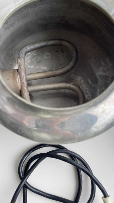 Алюмінєвий чайник електричний часів СССР