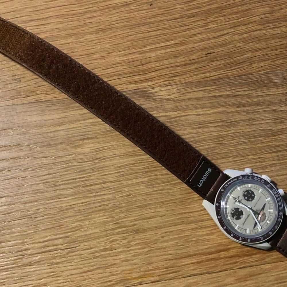 Omega x Swatch SO33T100 – Styl Kosmicznego Saturna