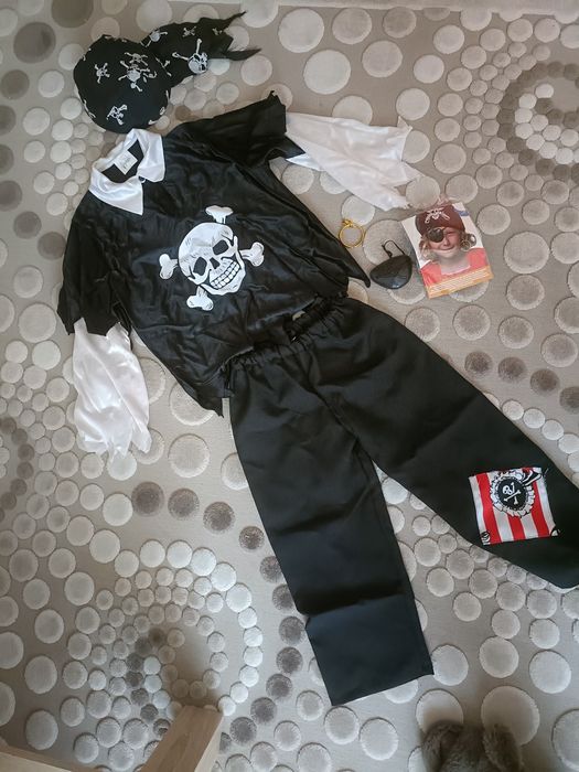 Kostium pirata 7/8 lat