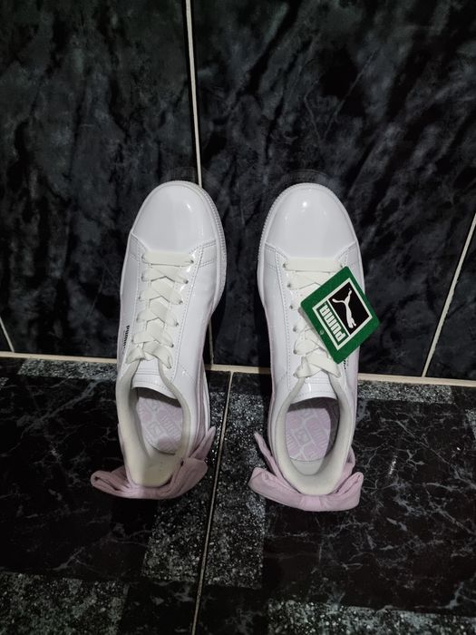 Tenis / Sapatilhas brancas com laço atras lilas tamanho 38.5 da PUMA
