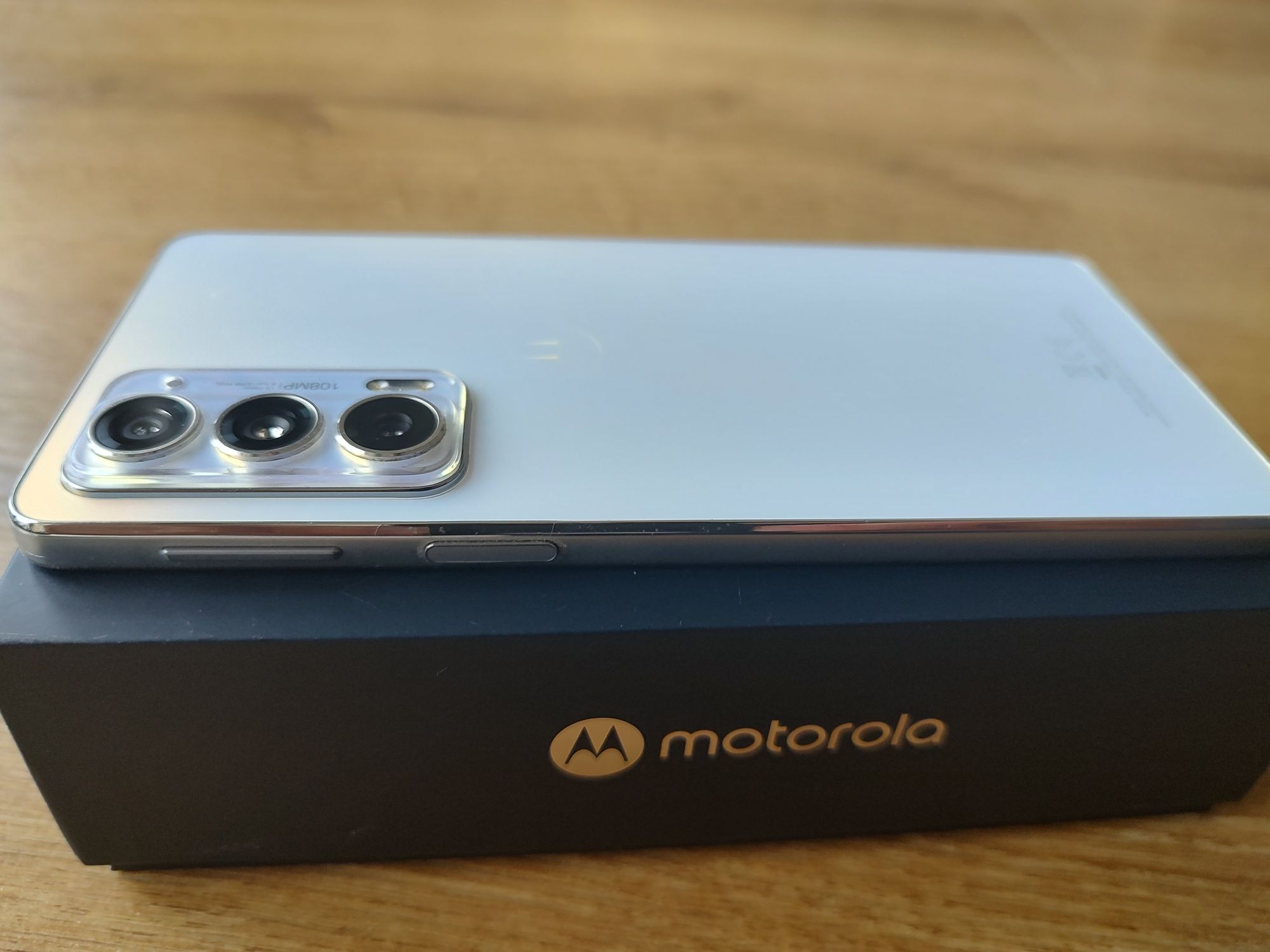 Смартфон Motorola Edge 20  8/128 GB Frosted White