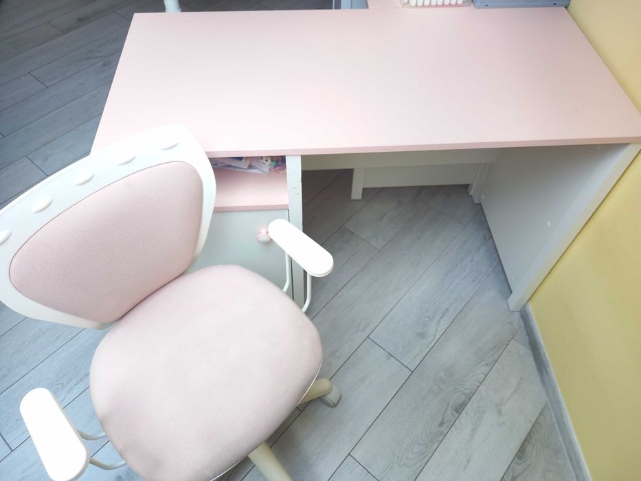 Biurko dla dziewczynki + krzesło obrotowe