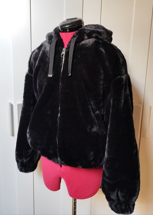 Casaco e tapa-orelhas Bershka