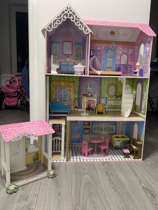 Drewniany domek dla lalek KidKraft – 3 piętra, winda, meble!