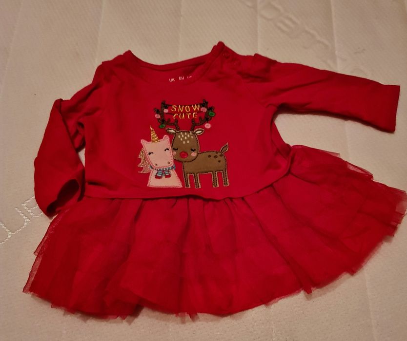 Sukienka swiateczna z tiulem