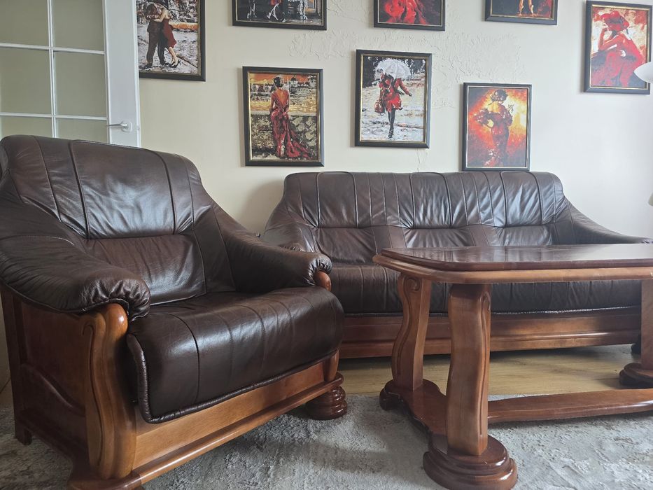 Skórzany zestaw że Swarzędza kanapa z funcją spania + 2 fotele + ława