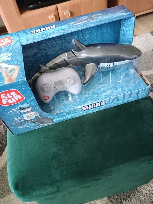 Ele fun rekin do basenu,zdalnie sterowany