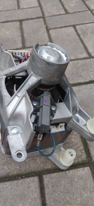 Двигатель стиральной машины Whirlpool C.E.SET. MCA 45/64-148 ALB 1