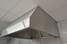 Okap przyścienny KOMAT 1000x1100x455 mm z łapaczami
