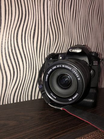 Фотоаппарат  Canon 60d , 18-135mm (Сумка и курсы по фото в подарок)