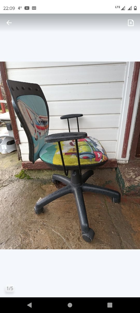 Krzesło dziecięce biurowe