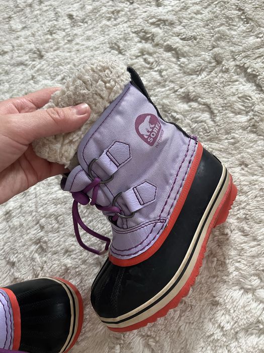 Зимові сапоги на дівчинку 28 р