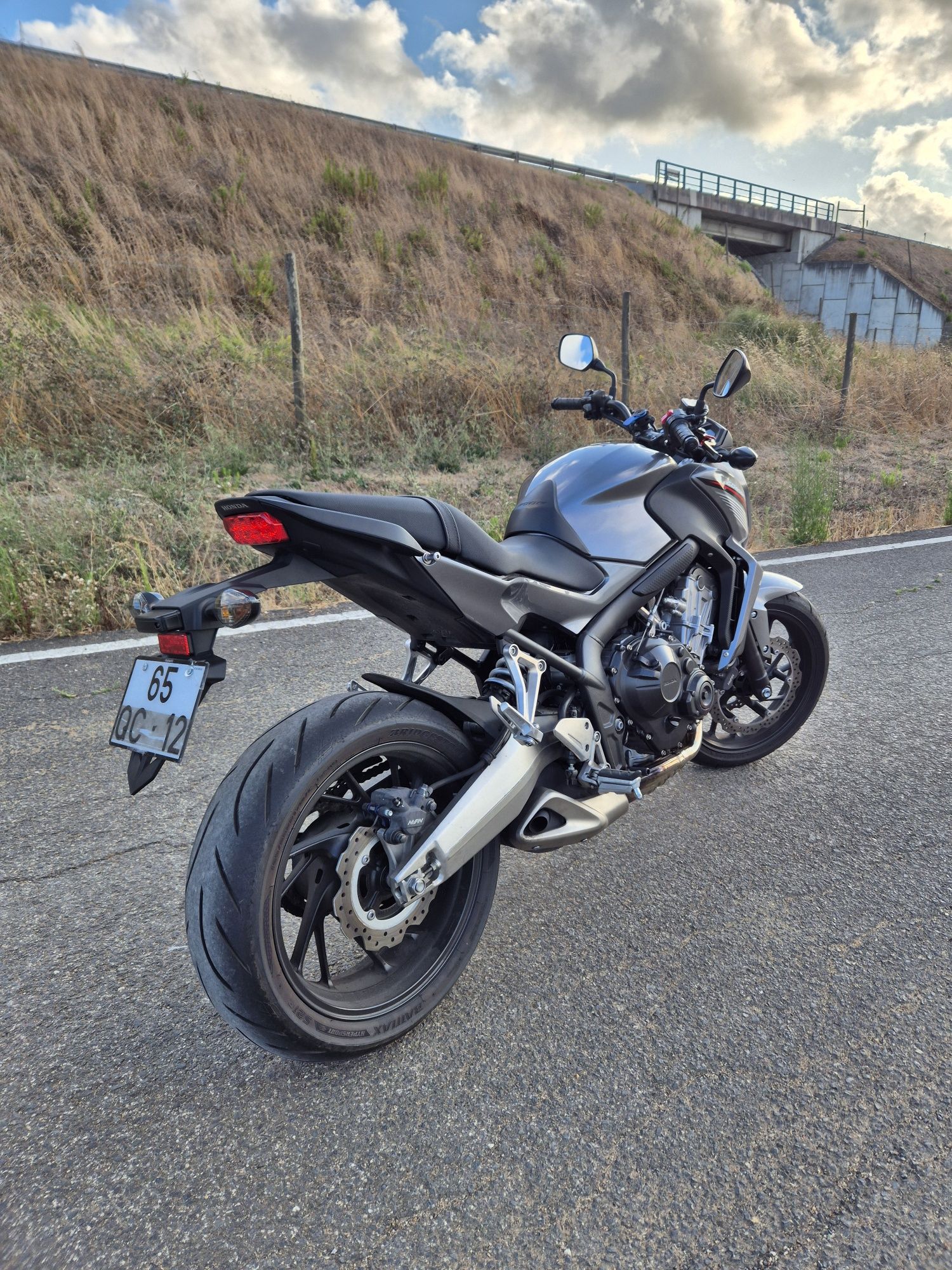 CB650F 2015 10.600 km