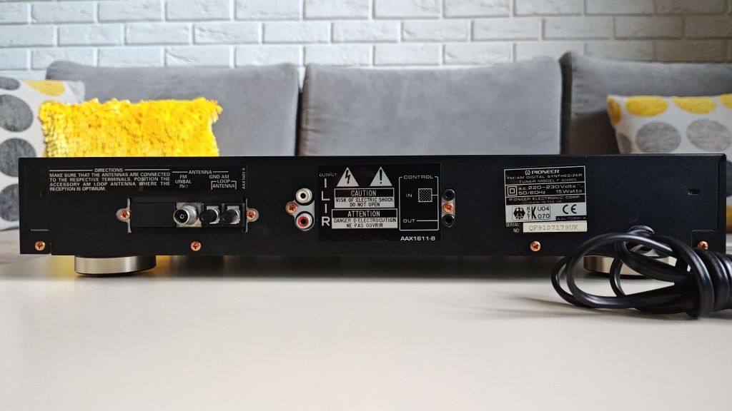 Pioneer F-304RDS cyfrowy tuner stereo HI-FI. Stan idealny.