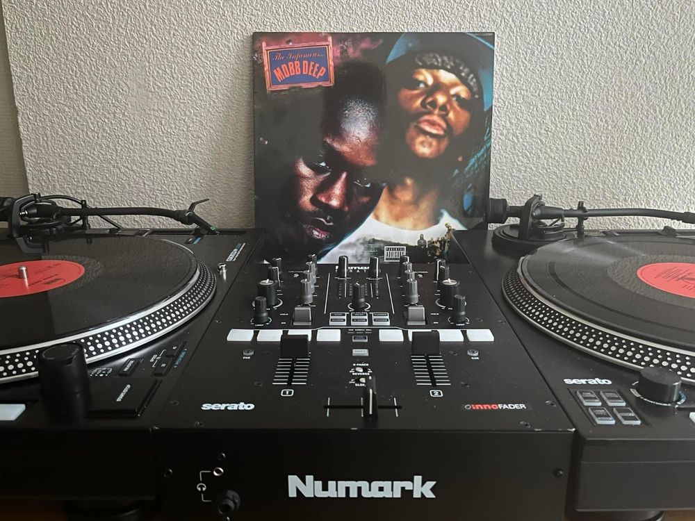 Setup DJ completo. Inclui:
