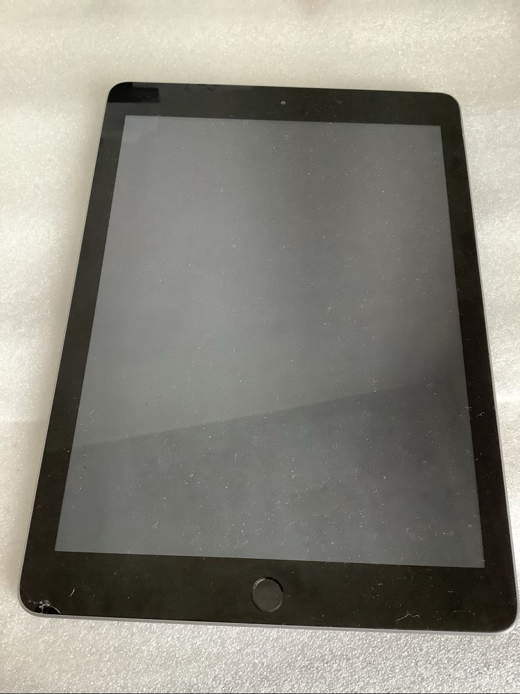 Apple ipad 6  A1893