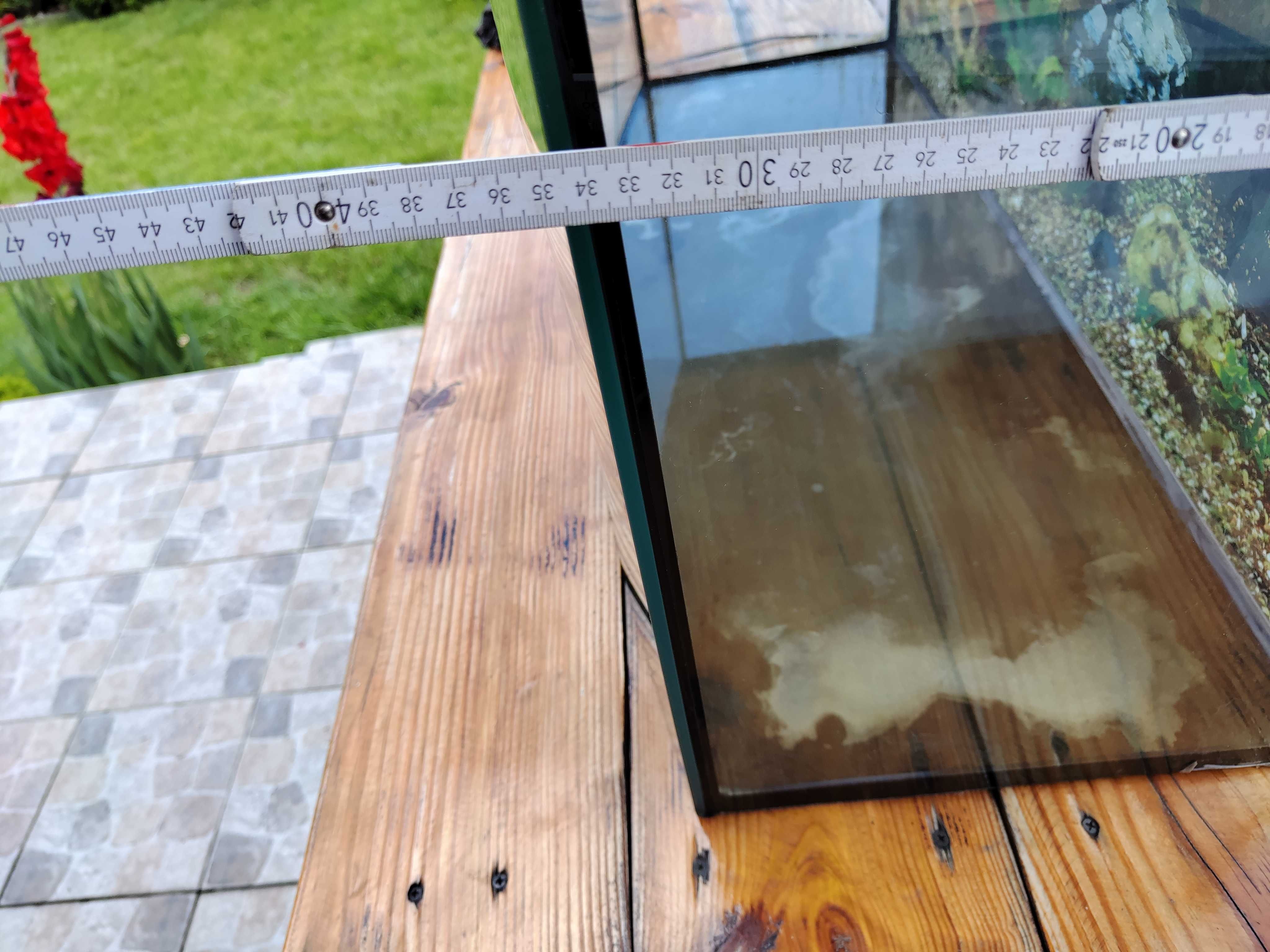 Akwarium  z pokrywką i oświetleniem LED