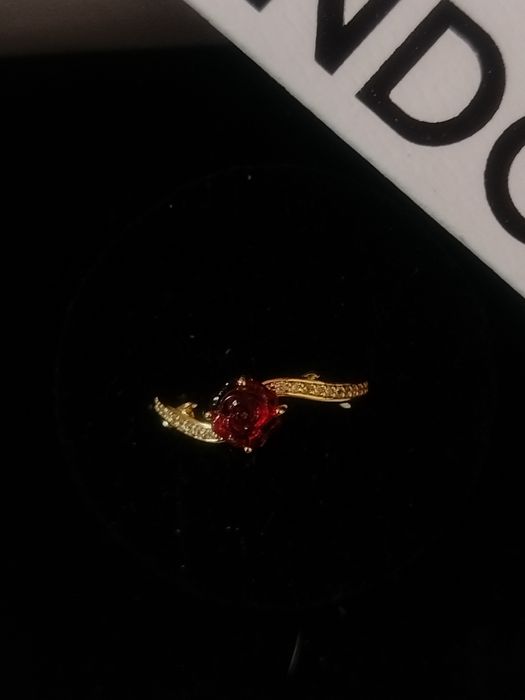 Pierścionek Pandora Disney Piękna i Bestia Zaczarowana Róża Roz. 54 (7