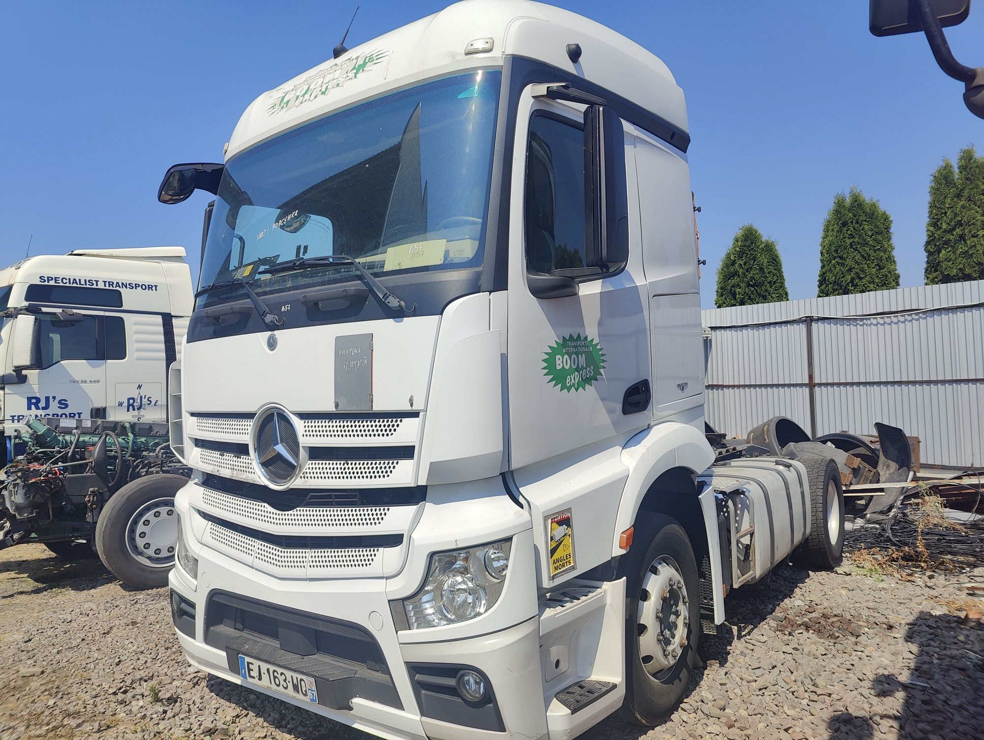 Розборка запчастини шрот вантажних автомобілів MERCEDES ACTROS AXOR