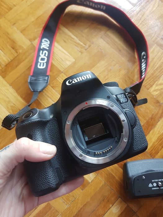 Lustrzanka Canon EOS 70D dwa obiektywy grip torba