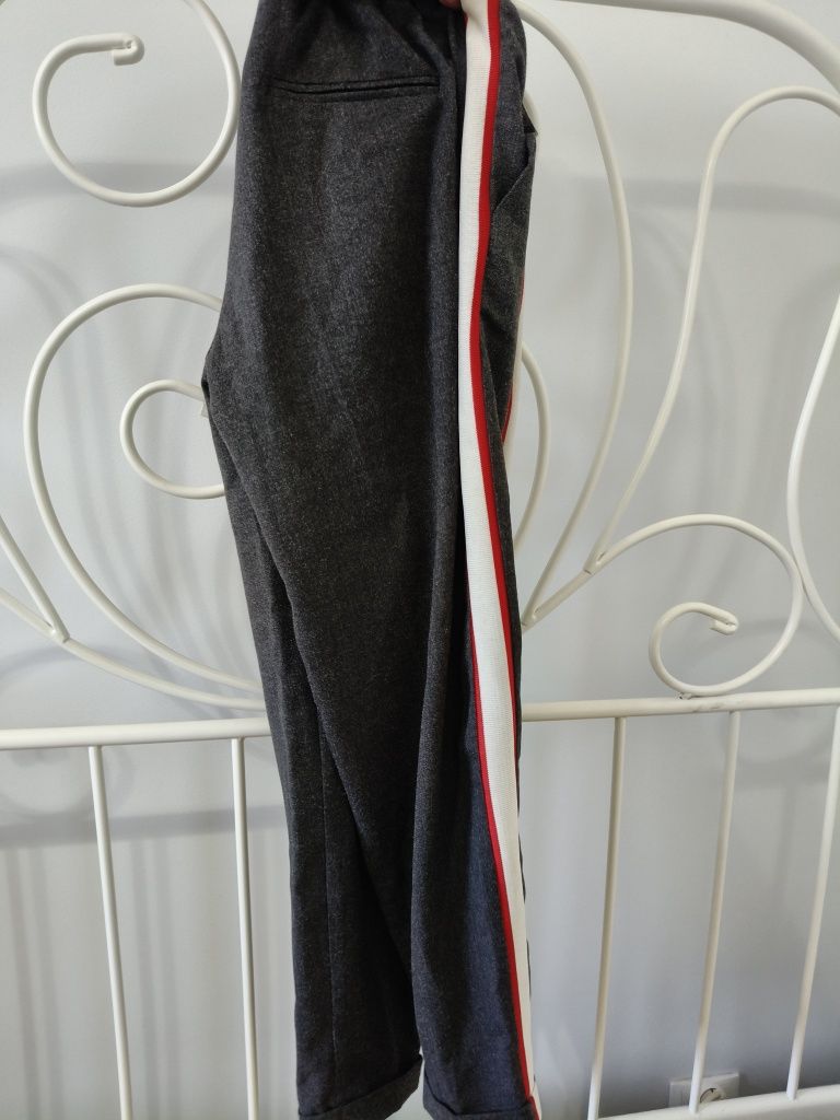 Pull and Bear spodnie chinos S