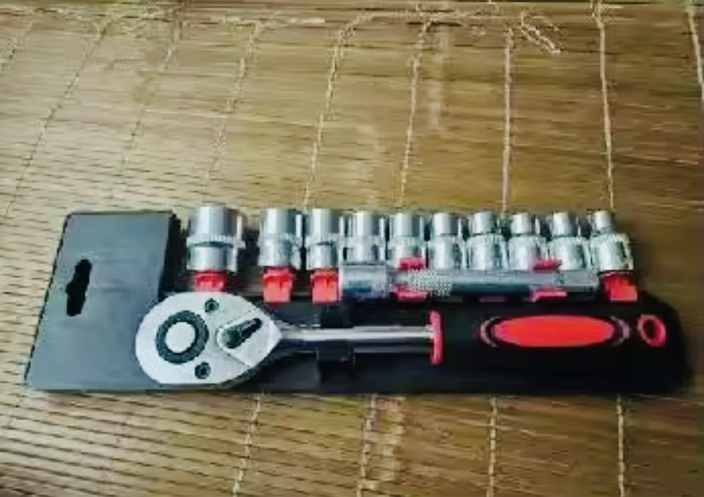 Продам набор головок Терещетка 1/4 12 шт тріскаяка головки на органайз